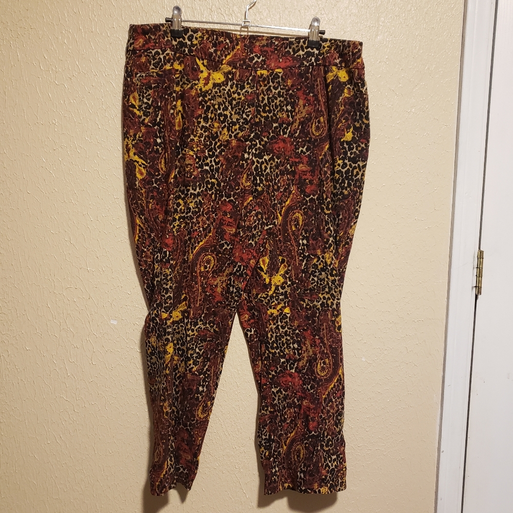 Soft Surroundings Animal and Paisley Print Capris Pants Size 1X Pull On‎